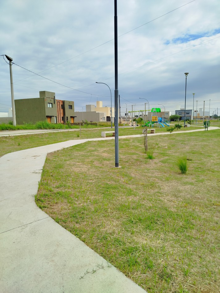 LOTE RESIDENCIAL EN VENTA 273m2 - VALLE CERCANO